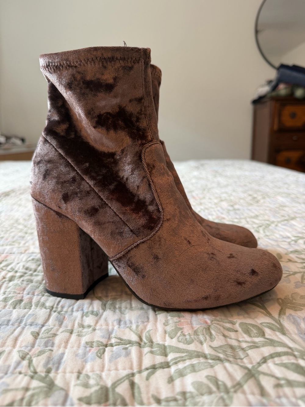 Steve Madden Violet Purple Crushed Velvet Block Heel Ankle Boots Size 6.5